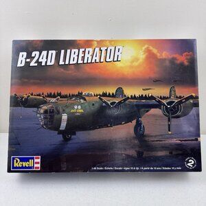 Revell B-24D Liberator 1/48 Scale Model Kit No. 85-5625 Opened Box Sealed Parts